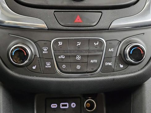 Used 2021 Chevrolet Equinox LT FWD image 19