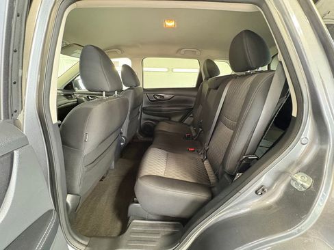 Used 2018 Nissan Rogue SV image 26