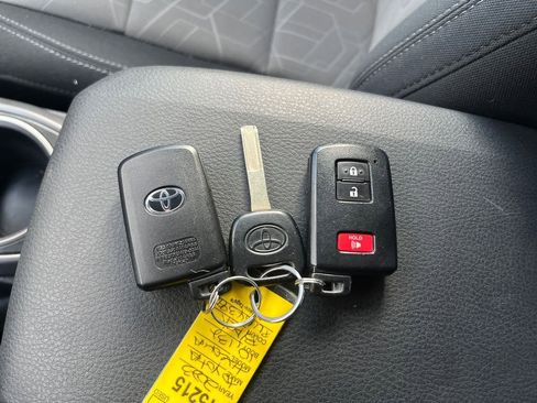 Used 2023 Toyota Tacoma TRD Off-Road image 31