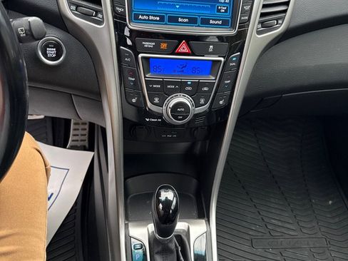 Used 2013 Hyundai Elantra GT w/ Tech Pkg image 16