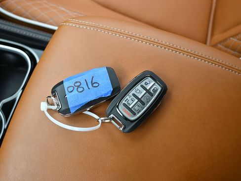 New 2026 Chrysler Pacifica Pinnacle image 21