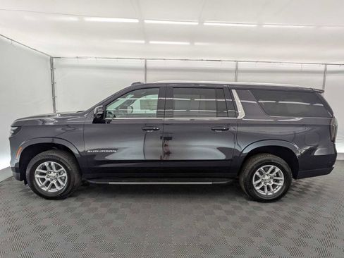 New 2026 Chevrolet Suburban LT image 3