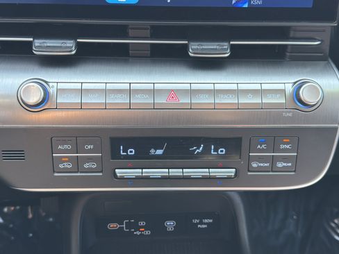 Used 2025 Hyundai Kona SEL FWD image 15