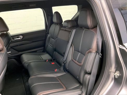 New 2026 Nissan Armada SL image 10