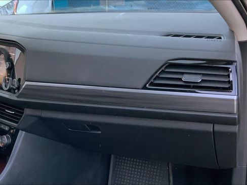 Used 2019 Volkswagen Jetta SEL w/ Cold Weather Package image 18