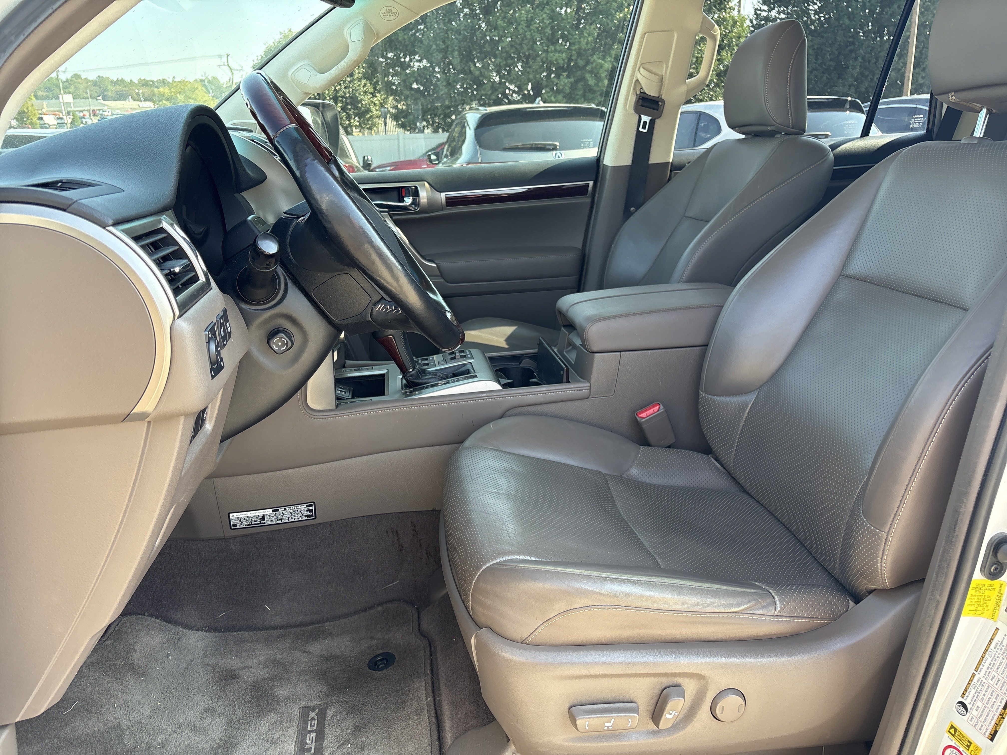 Used 2017 Lexus GX 460 Luxury AWD/4WD image 4