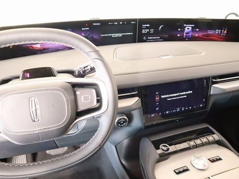 New 2025 Lincoln Navigator Reserve image 5