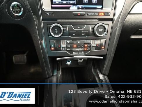 Used 2016 Ford Explorer XLT w/ Equipment Group 202A AWD/4WD image 31