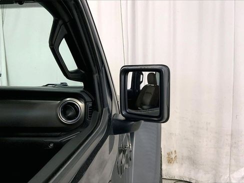 Used 2020 Jeep Gladiator Rubicon image 11