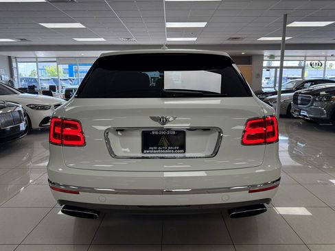 Used 2018 Bentley Bentayga Mulliner AWD/4WD image 5