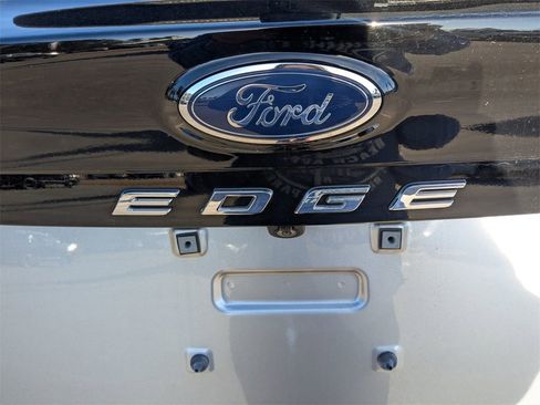 Used 2022 Ford Edge SEL image 9