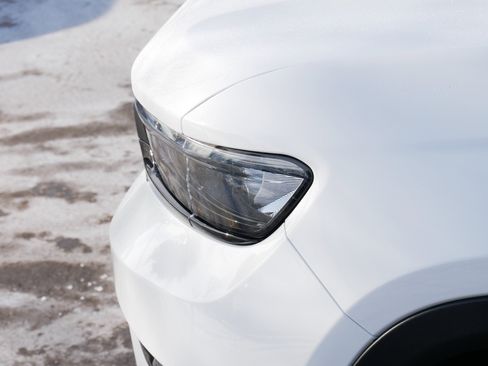 Used 2023 Jeep Grand Cherokee Limited w/ Luxury Tech Group II image 17