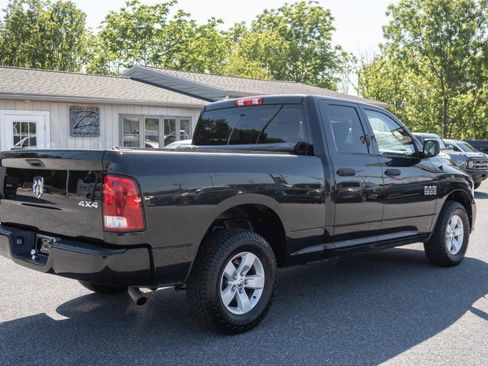 Used 2017 RAM 1500 Express AWD/4WD image 9