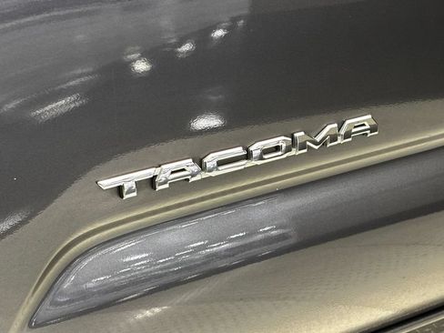 Used 2023 Toyota Tacoma TRD Sport AWD/4WD image 14