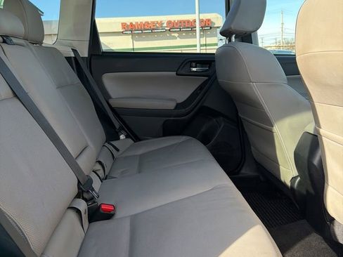 Used 2017 Subaru Forester 2.5i Limited image 11