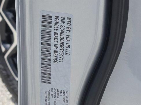 Certified 2024 Jeep Compass Limited w/ Sun and Sound Group image 18