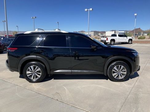 Used 2022 Nissan Pathfinder SL image 4