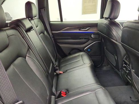 Used 2023 Jeep Grand Cherokee Overland AWD/4WD image 20