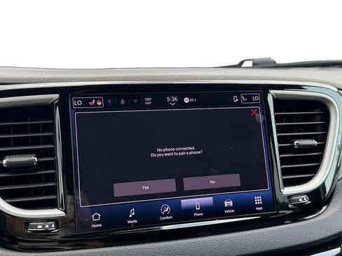 Used 2025 Chrysler Pacifica Select FWD image 18