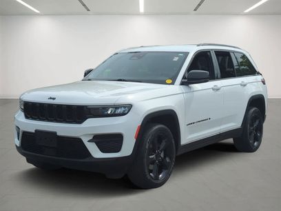 Used 2023 Jeep Grand Cherokee Altitude