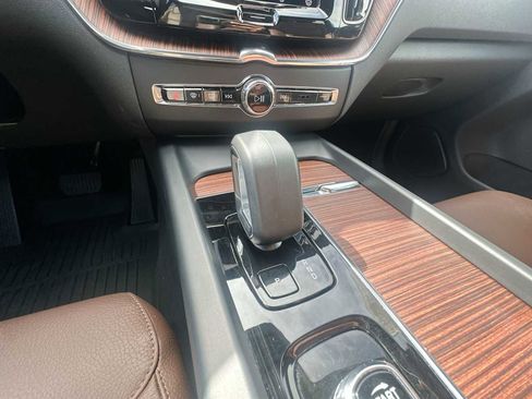 Used 2024 Volvo XC60 T8 Plus w/ Protection Package Premier image 22