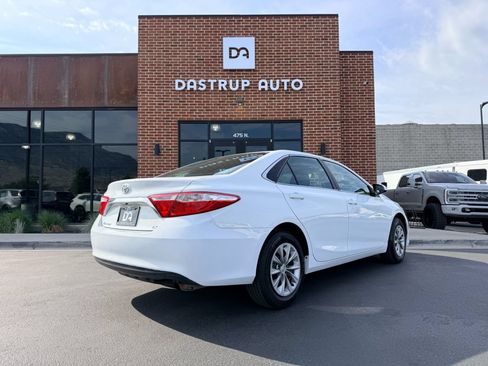 Used 2017 Toyota Camry LE FWD image 7