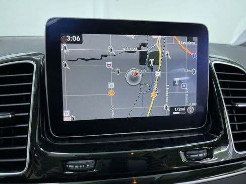 Used 2018 Mercedes-Benz GLE 350 4MATIC image 23