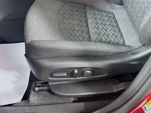 Used 2023 Chevrolet Equinox LT image 20