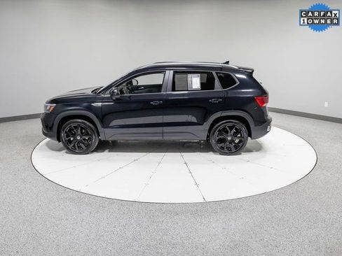 Used 2023 Volkswagen Taos SE w/ Black Wheel Package image 34