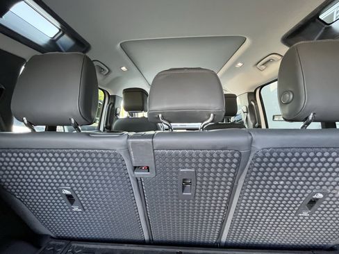 Used 2023 Land Rover Defender 110 X-Dynamic SE AWD/4WD image 35