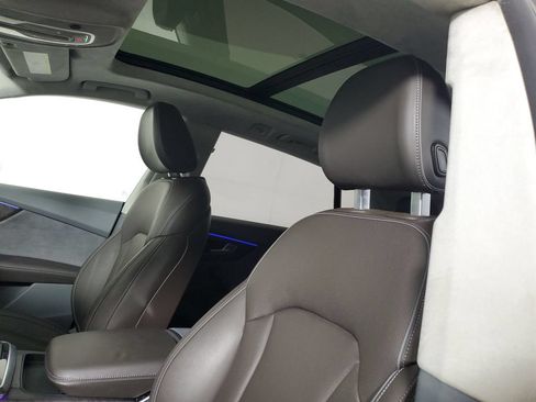 Used 2019 Audi Q8 Prestige AWD/4WD image 23