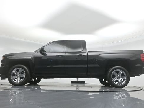 Used 2018 Chevrolet Silverado 1500 Custom w/ Custom Value Package image 7