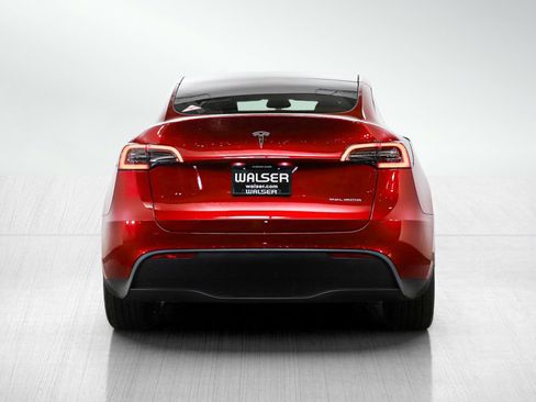 Used 2025 Tesla Model Y Long Range image 4