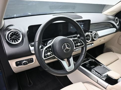 Used 2022 Mercedes-Benz GLB 250 4MATIC image 14