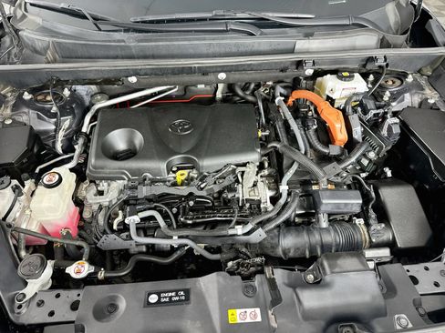 Certified 2020 Toyota RAV4 XLE w/ Convenience Package AWD/4WD image 31