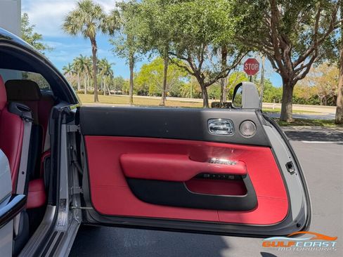 Used 2018 Rolls-Royce Wraith RWD image 26
