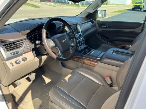 Used 2019 Chevrolet Suburban Premier AWD/4WD image 24