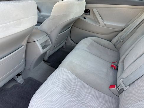 Used 2011 Toyota Camry LE image 13