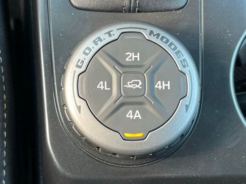 New 2025 Ford Bronco Badlands image 8