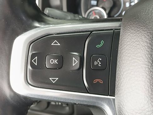 Used 2019 RAM 1500 Laramie AWD/4WD image 25