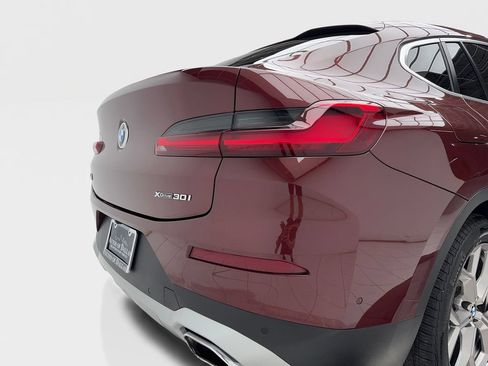 Used 2022 BMW X4 xDrive30i w/ Premium Package AWD/4WD image 10