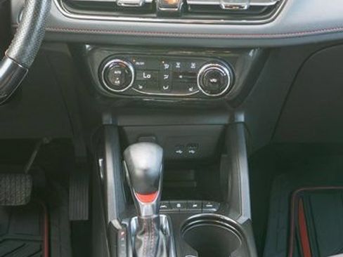 Used 2025 Chevrolet TrailBlazer RS w/ Convenience Package AWD/4WD image 16