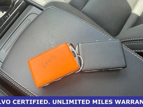 Certified 2025 Volvo XC40 B5 Plus AWD/4WD image 26