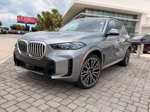 Certified 2025 BMW X5 xDrive40i w/ M Sport Package AWD/4WD image 1