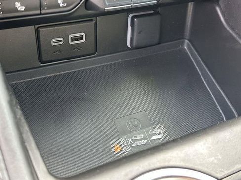 Used 2024 Chevrolet Tahoe Z71 w/ Luxury Package image 38