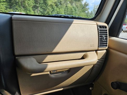 Used 1999 Jeep Wrangler Sahara image 13