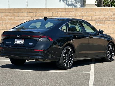 Used 2024 Honda Accord Touring image 4