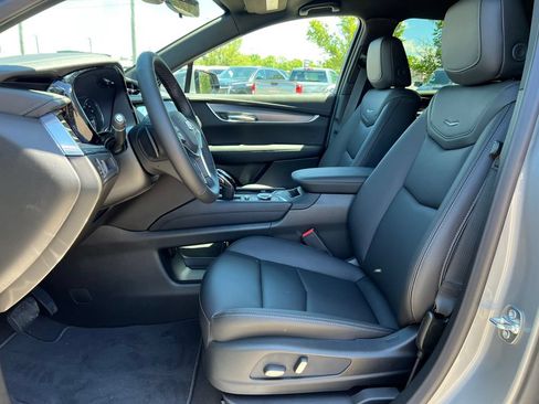 New 2026 Cadillac XT5 Luxury w/ LPO, Floor Liner Package AWD/4WD image 4