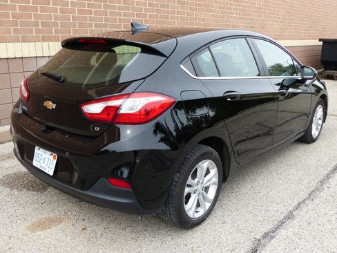 Used 2019 Chevrolet Cruze LT w/ Convenience Package FWD image 10