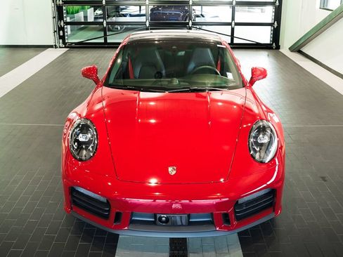 Certified 2025 Porsche 911 Carrera RWD image 6